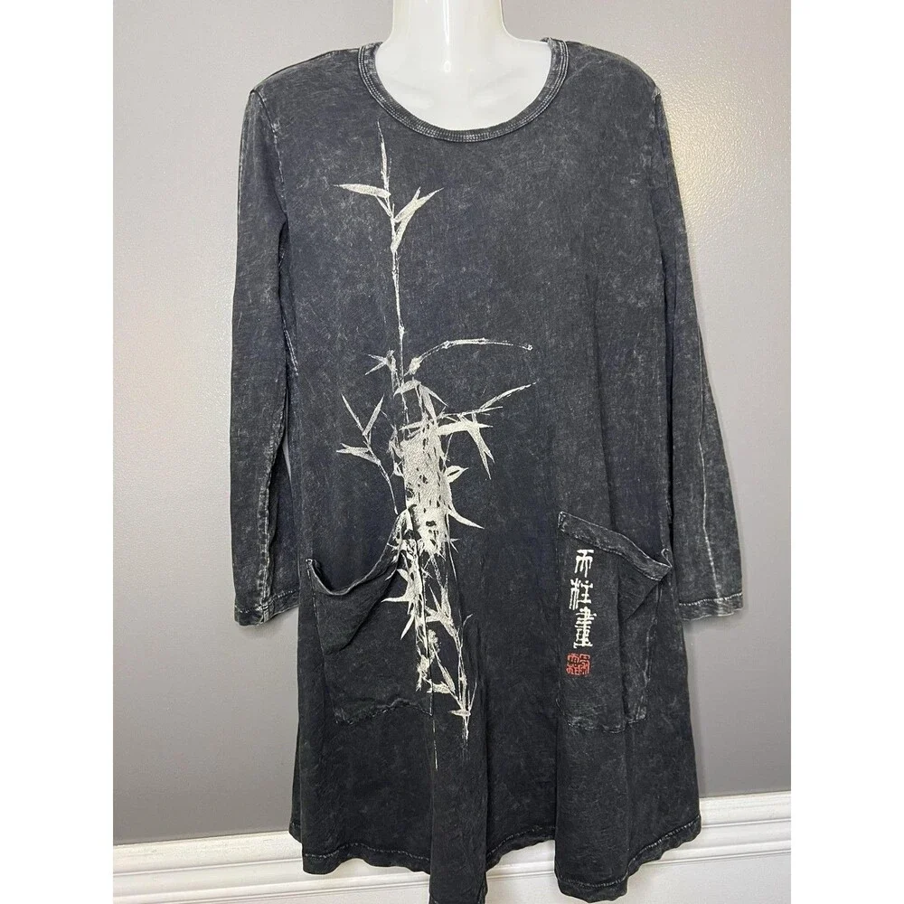 Jess & Jane Tunic Top Womens Large Black Bamboo Graphic Pockets Long Sleeve USA - Picture 2 of 12